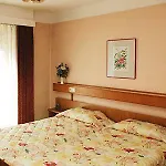 Ξενοδοχείο Zurich 2*